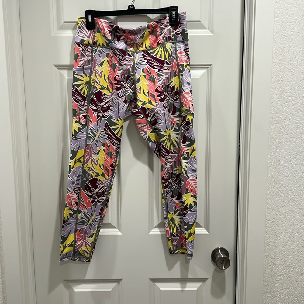 Pro player, workout ankle pants, size L